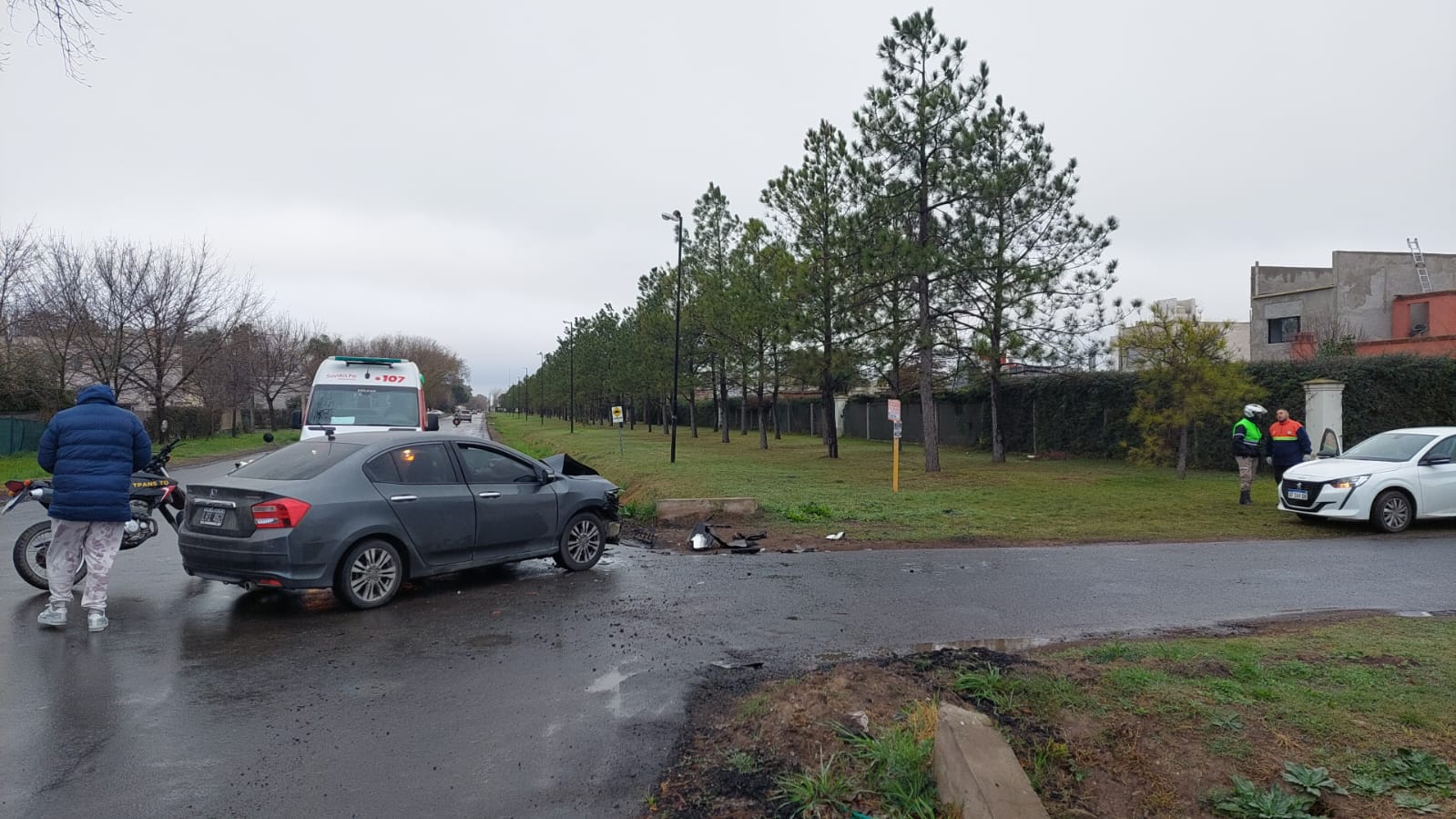 Mañana accidentada en Funes: cuatro heridos en dos choques con una hora de diferencia